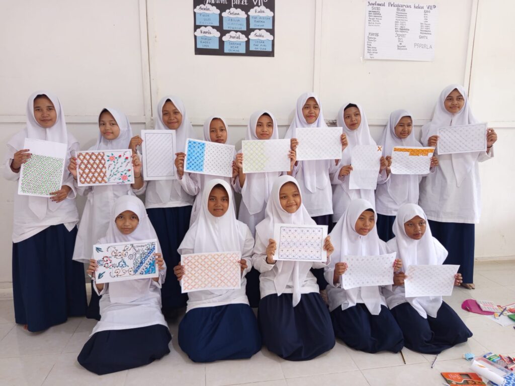 Peringatan Hari Kartini MTs Insan Qurani