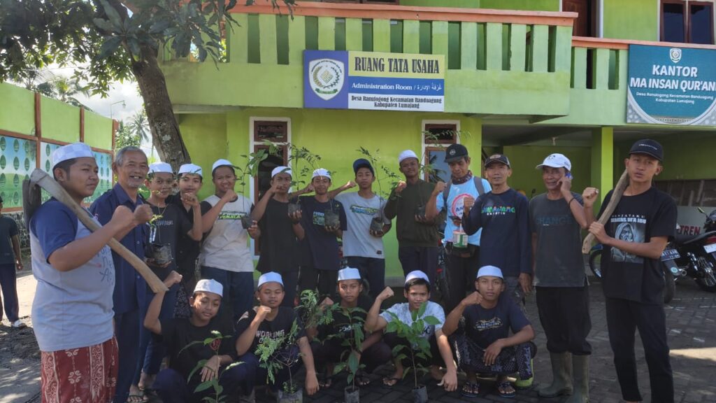 Peringatan Hari Pendidikan MTs Insan Qurani.